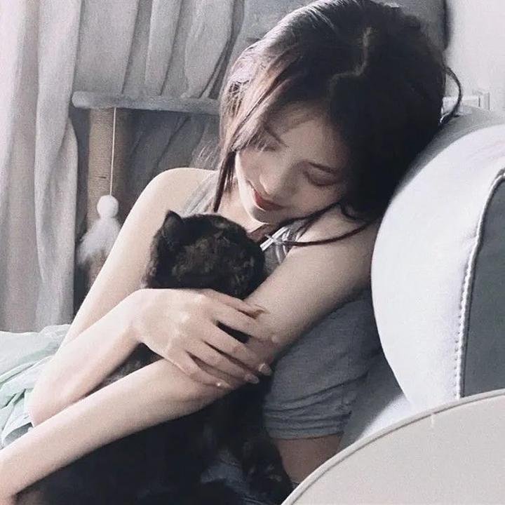 红楼梦第二部:黛玉葬花